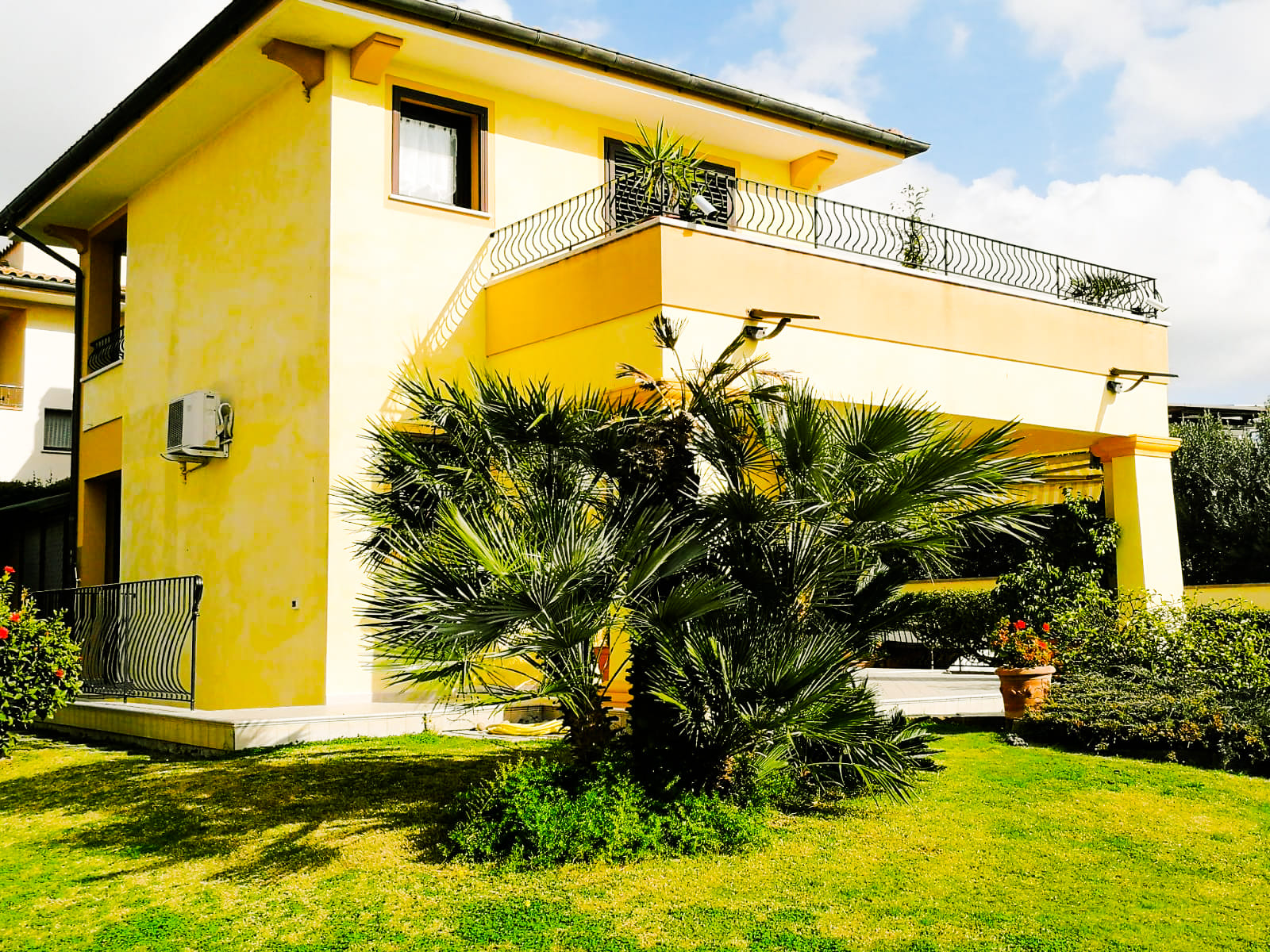 Foto 7 Villa in Margine Rosso